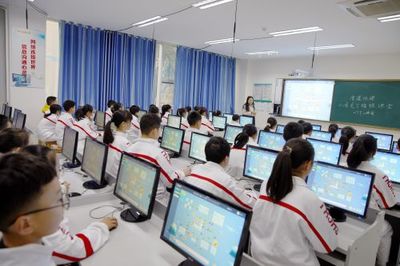 網易公益“一塊屏”點亮巫山 智慧教育成果惠及萬名中小學生